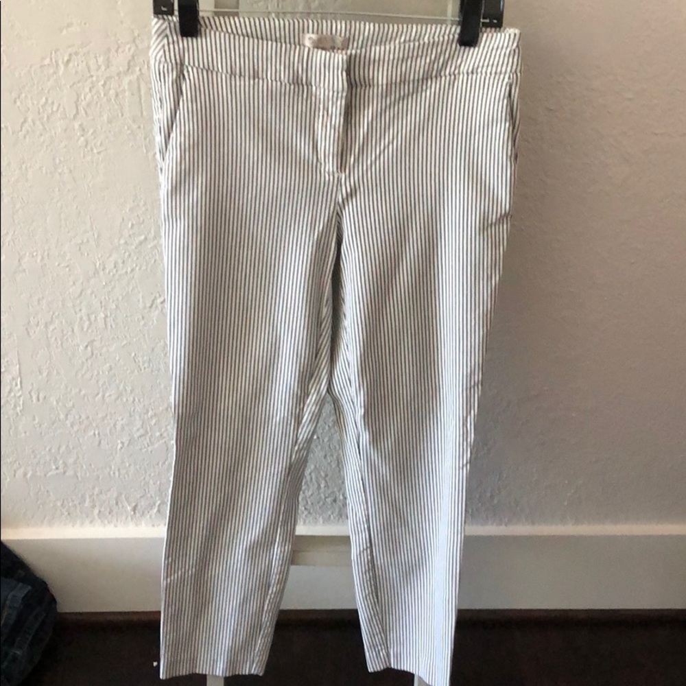❌sold❌White with gray strips cropped pants,size 8